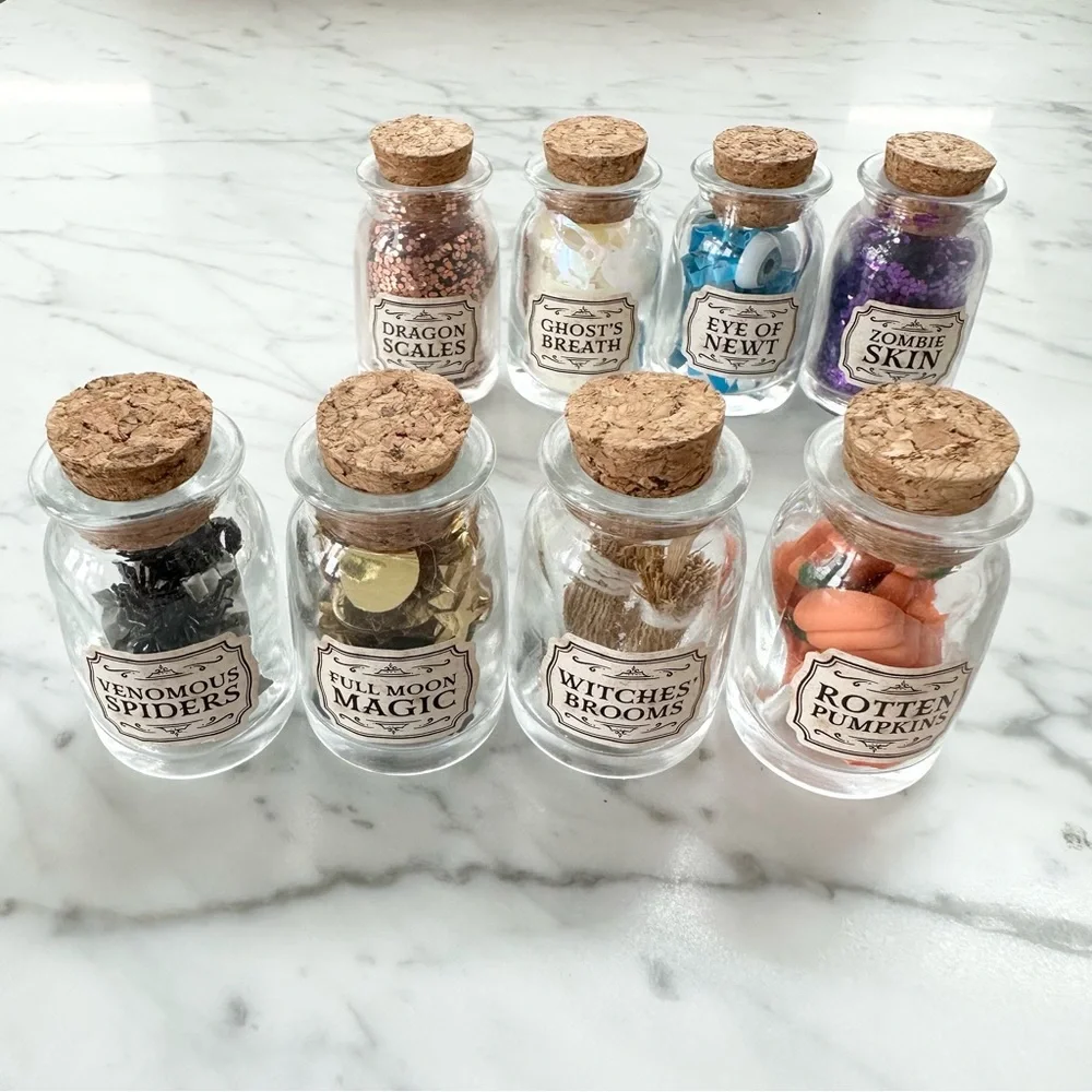 Set of 8 Mini Potion Bottles